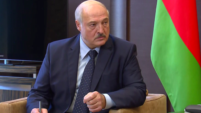 Лукашенко заявив, що теж провів “спецоперацію” в Україні