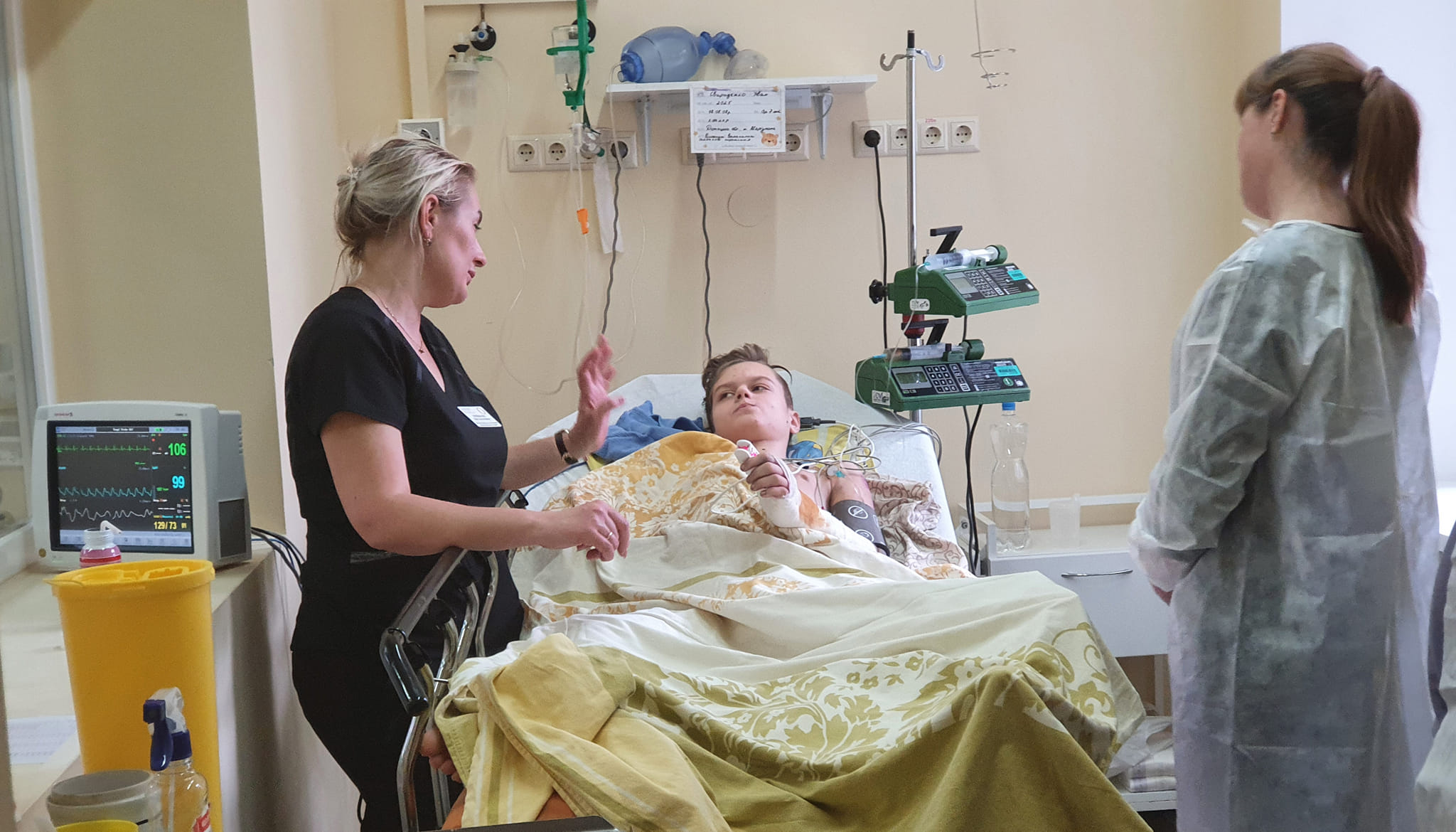 «Син вже прощався з життям»: у Львові рятують двох хлопчиків, які постраждали від обстрілів «Градами»