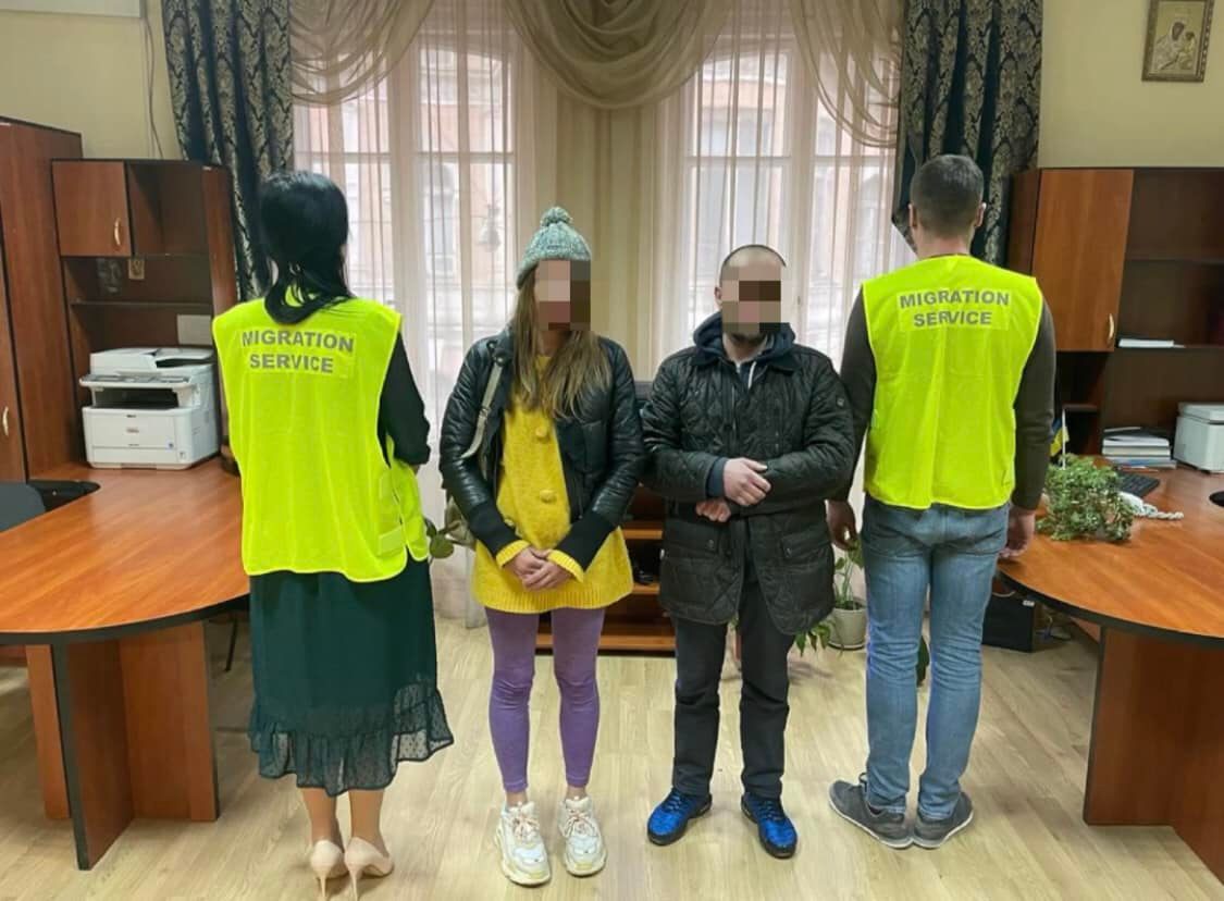 З Львівщини видворили двох громадян рф, які незаконно перебували в Україні