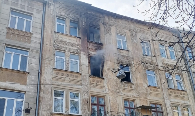 У Львові в житловому будинку спалахнула пожежа