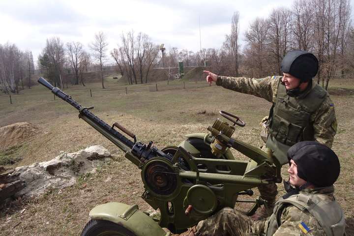 Крилату ракету, безпілотник та літак: що збили Повітряні сили за минулу добу