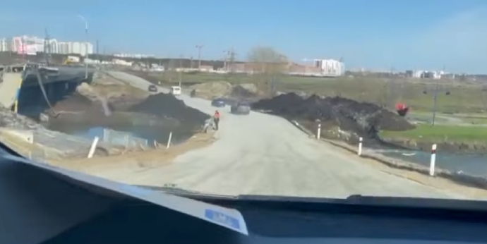 Між Києвом та деокупованими містами відкрили насипний міст (ВІДЕО)