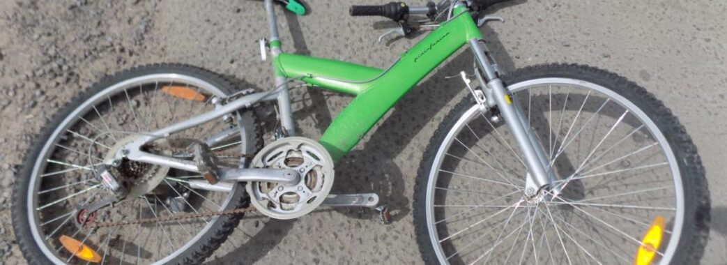 Неподалік Жовкви водій мікроавтобуса наїхав на 12-річну велосипедистку: дитину госпіталізували