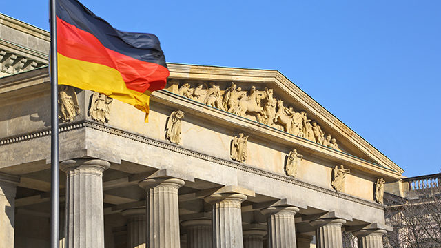 Бундестаг погодив надання Україні важкої зброї