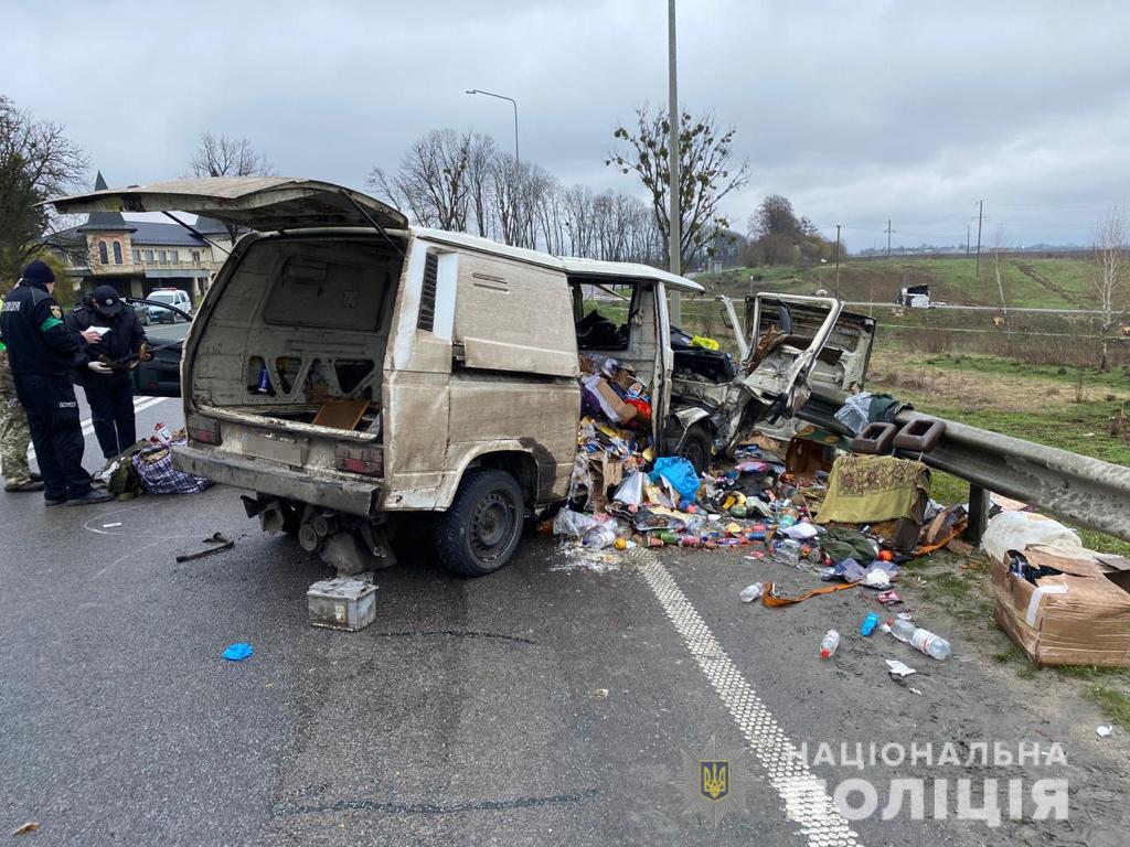 За вихідні на Львівщині в ДТП загинуло п’ятеро людей