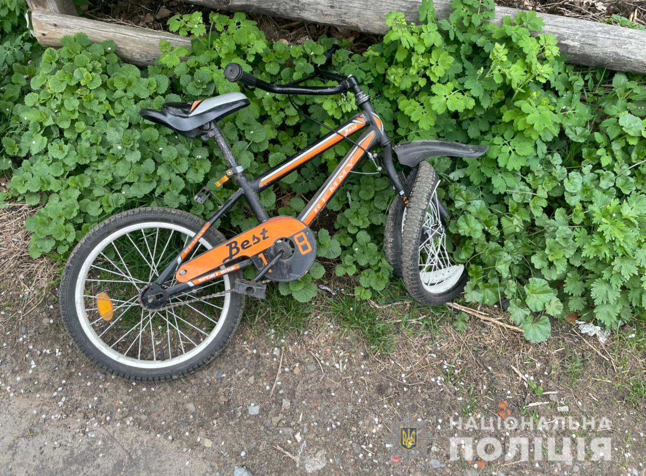 В Стрию автомобіль наїхав на 7-річну дитину: хлопчика забрали до лікарні