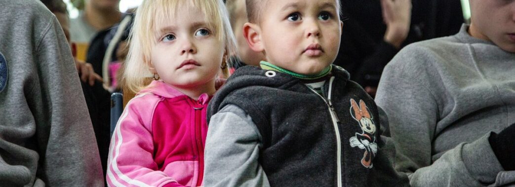 Українських дітей можуть незаконно всиновлювати громадяни рф, – МЗС