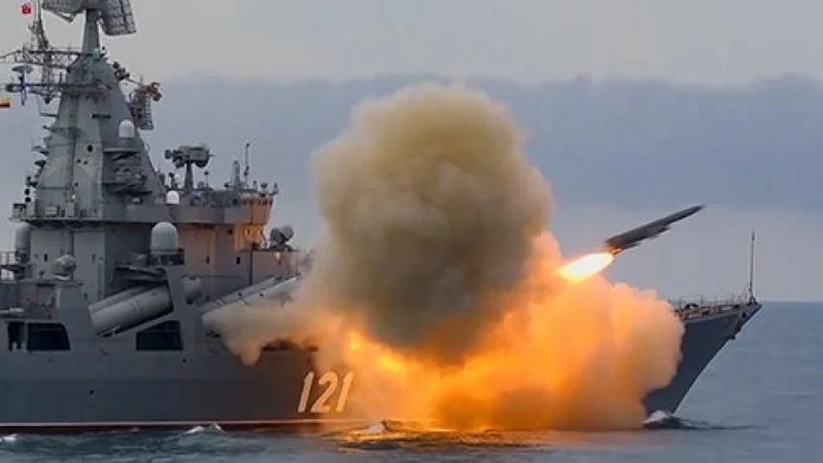 російський флагман “Москва” затонув у Чорному морі