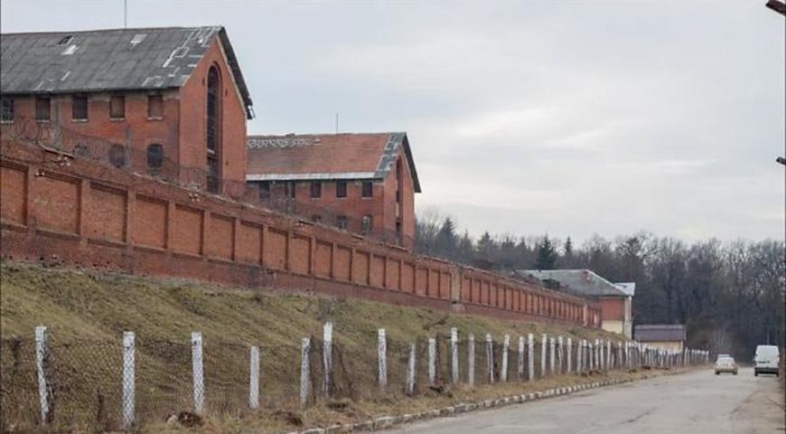 З в’язнів у солдати: з колонії у Дрогобичі звільнили сімох чоловіків, які зголосилися воювати