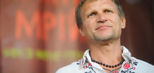 Олег Скрипка показав свою дачу біля Бучі, в якій жили окупанти (ВІДЕО)