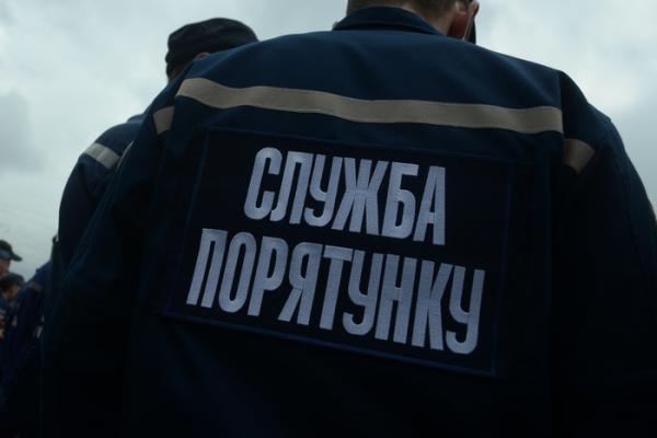 На Львівщині рятувальники допомогли двом літнім людям вибратись із зачинених осель