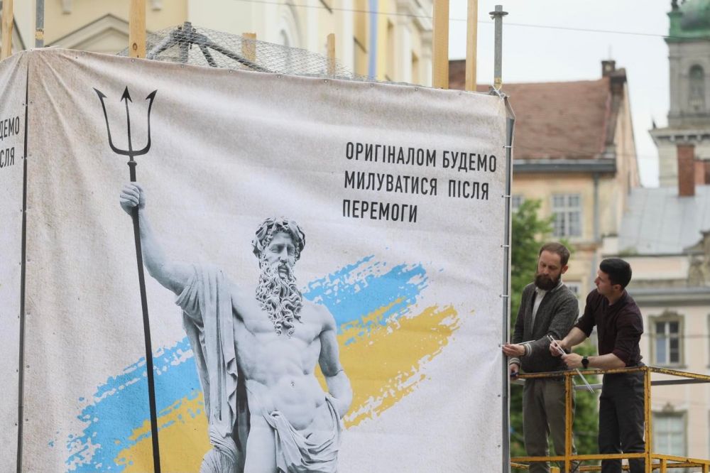 Фонтани на площі Ринок візуалізували за допомогою спеціальних банерів