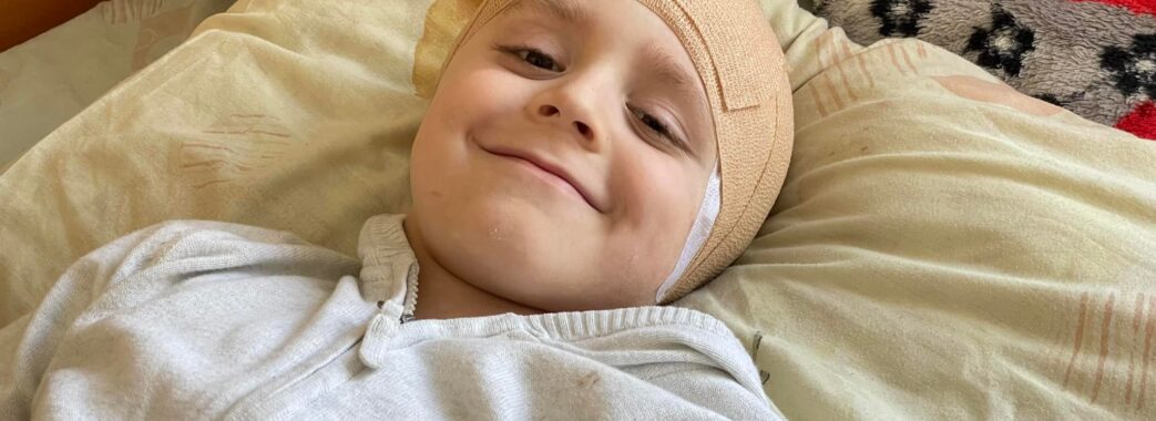У львівській лікарні видужує хлочик, якого мама врятувала ціною власного життя