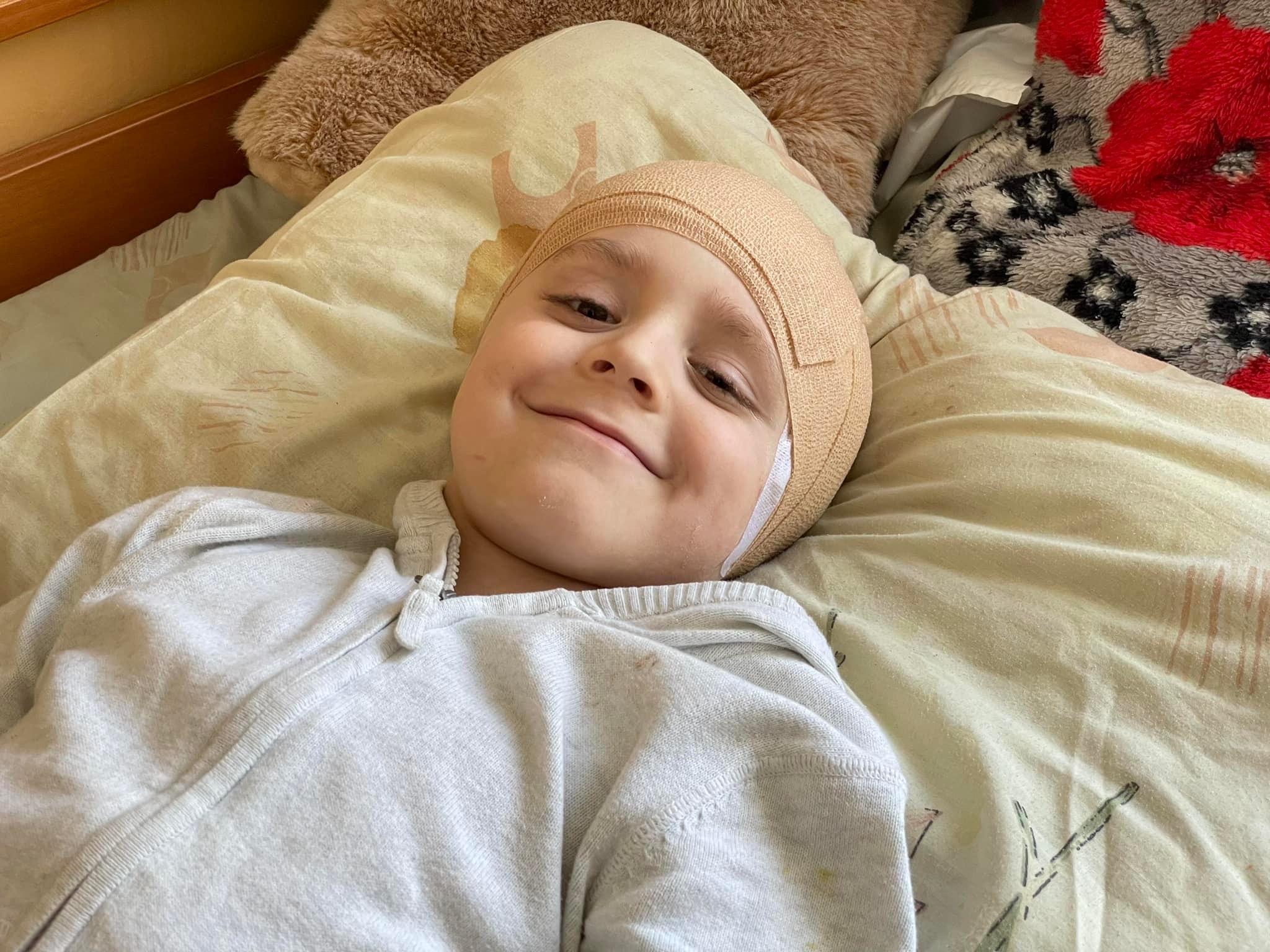 У львівській лікарні видужує хлочик, якого мама врятувала ціною власного життя