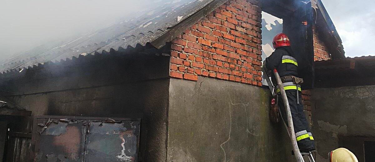Троє людей постраждали в пожежі на Червоноградщині