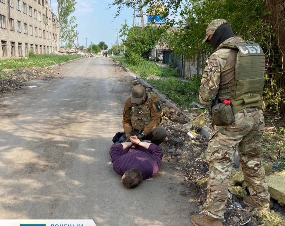 В Бахмуті чоловік повідомляв росіян про розташування українських захисників: зрадника затримали