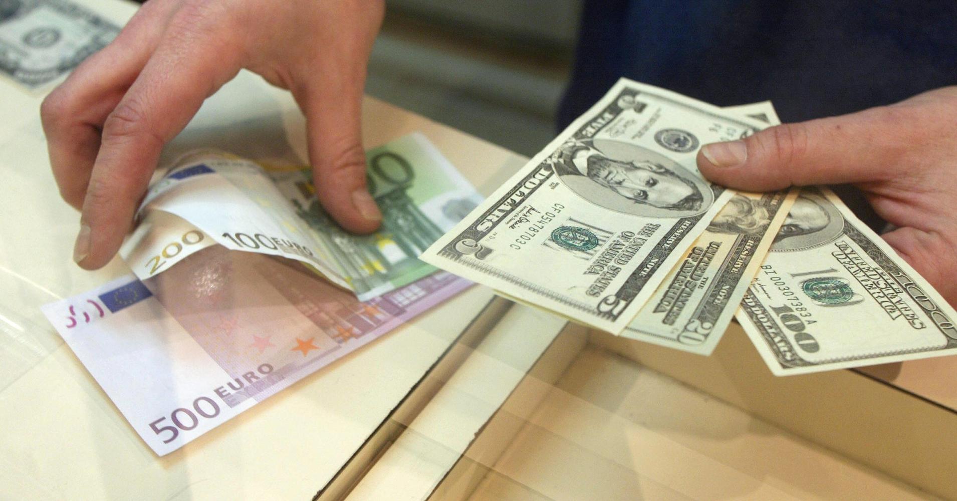 Нацбанк скасовує обмеження курсу продажу валюти