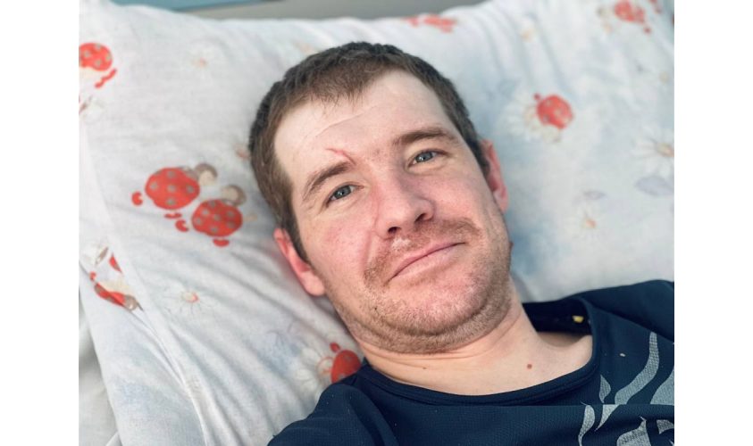 Постраждав, рятуючи безхатьків: у Львові лікують від важких опіків чоловіка з Донеччини