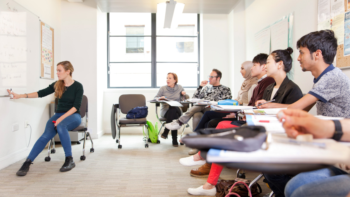 Для безробітних переселенців проведуть профнавчання на Львівщині