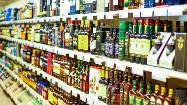 На Стрийщині дозволили продавати всі види алкоголю: але не всюди