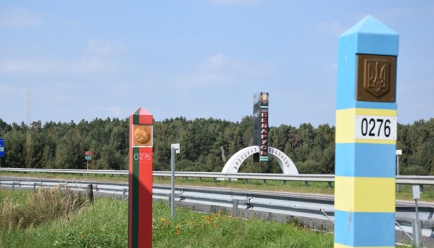 Зупинити ворога: на Житомирщині укріплюють кордон з Білоруссю