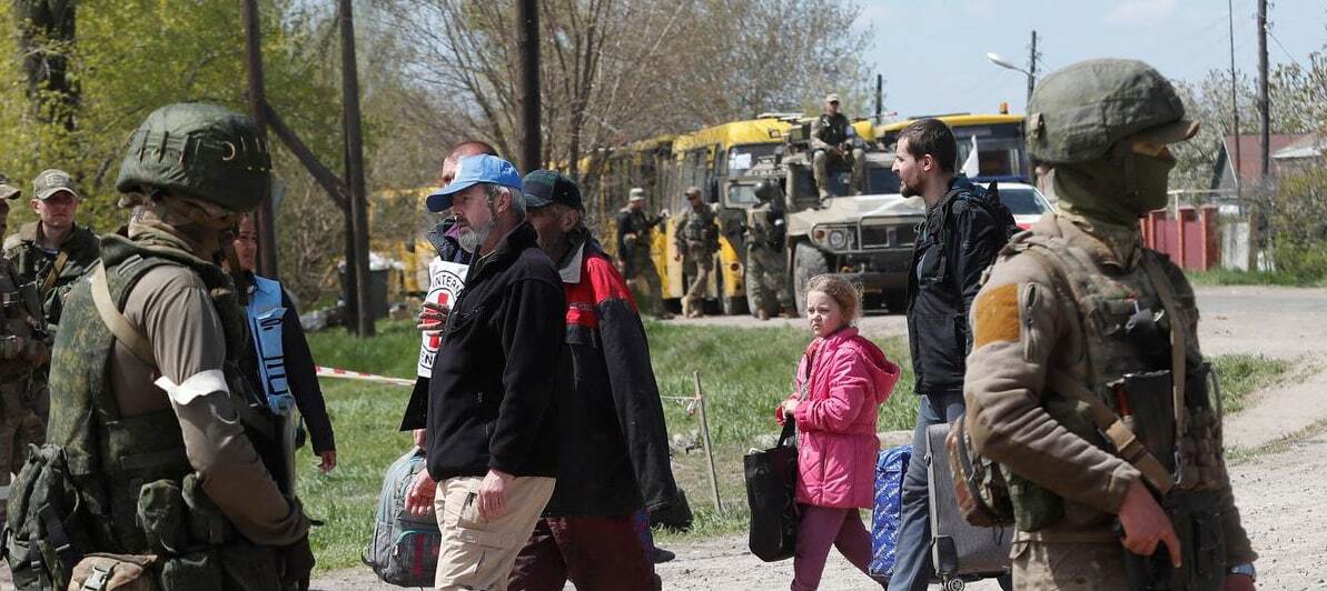 Евакуація з Азовсталі:  з території заводу вивезли маже 500 людей