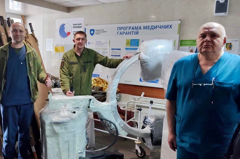 Яворівська лікарня передала на передову новий рентген-апарат