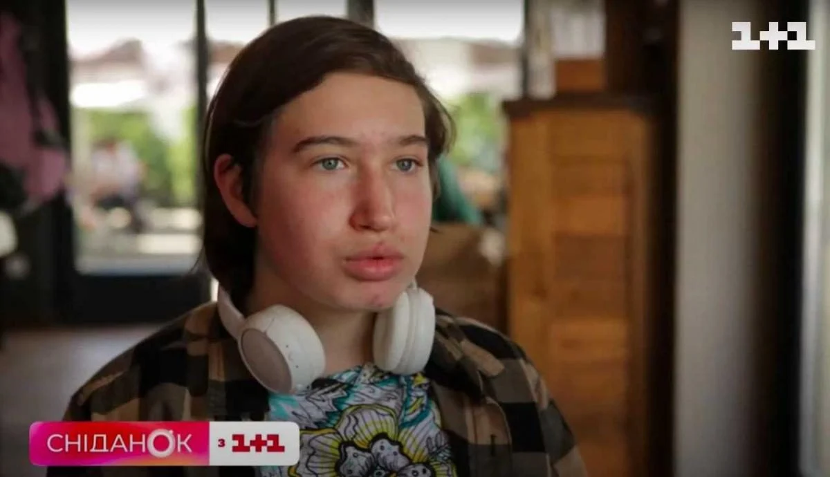 Хлопчик-мем зі Львова розповів, чому не помітив Анджеліну Джолі у кав’ярні