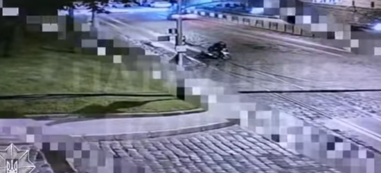 Небайдужий львів’янин допоміг патрульним затримати п’яного скутериста