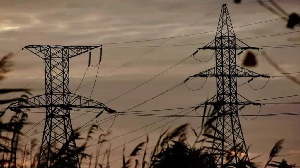 Загарбники залишили Луганську область повністю без світла, — Гайдай