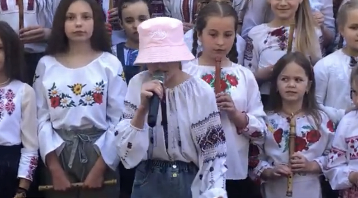 Учні Стрілківської школи записали кавер на пісню Stefania: долучились усі (ВІДЕО)