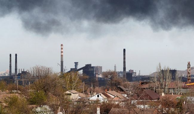 Перше припинення вогню в Маріуполі: з «Азовсталі» розпочали евакуацію цивільних