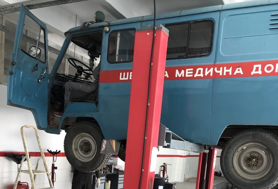 У львівських училищах безкоштовно ремонтують автомобілі для військових і волонтерів