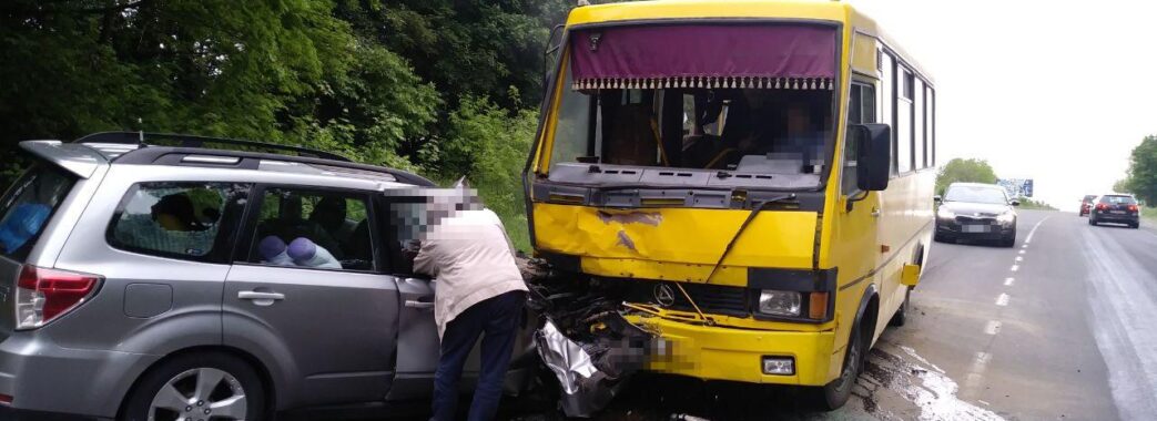 Троє пасажирів автобуса травмувалися в ДТП на Яворівщині (ВІДЕО)
