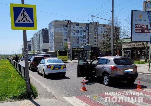 На Сихові у Львові водій позашляховика наїхав на 88-річного пішохода