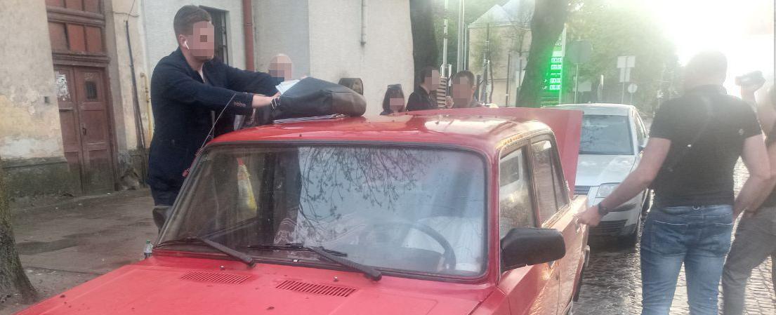 У Львові чоловік з Донеччини видурив у жінки 150 тисяч гривень