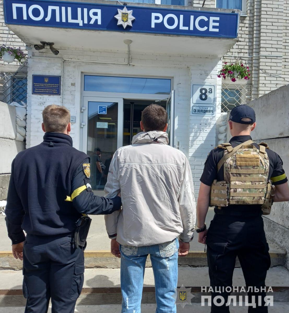 У Червонограді та Сокалі затримали двох чоловіків, які обкрадали місцевих мешканців