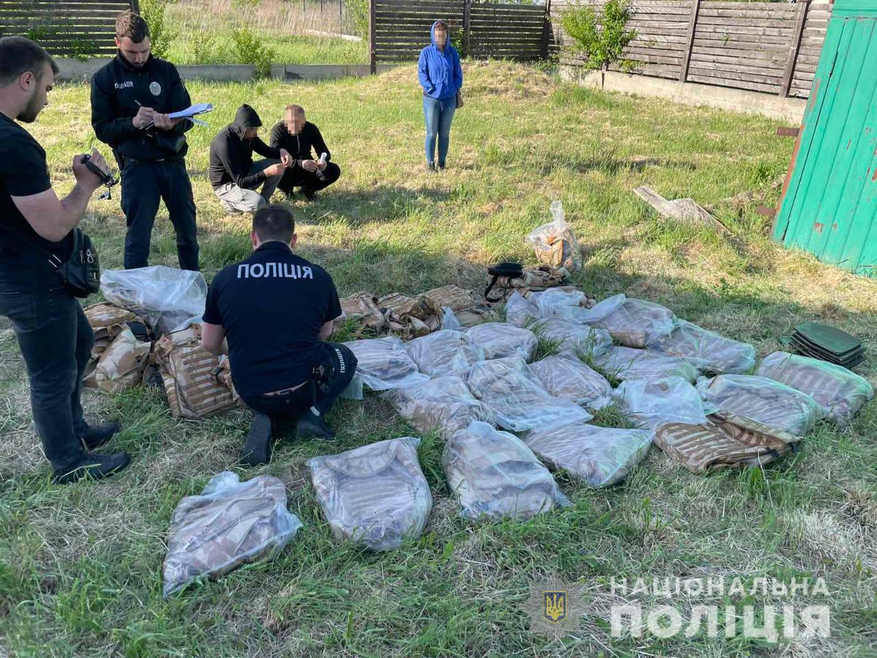 Викрали бронежилети та плити зі складу: суд відправив під варту двох жителів Яворівщини (ВІДЕО)