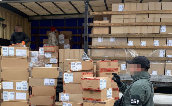 Товар на 11 мільйонів під виглядом гуманітарки: на Львівщині викрили шахраїв