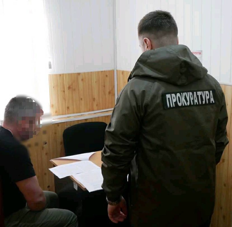 На Буковині гендиректор лікарні привласнив 5 карет швидкої, надані як гумдопомога