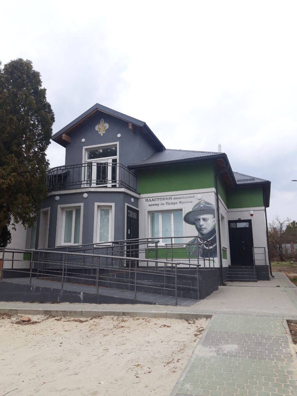 У Винниках відкривають «Центр Турботи» для жінок і дітей, що втекли від війни