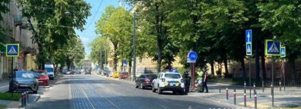 У Львові автомобіль збив 53-річного чоловіка: його госпіталізували