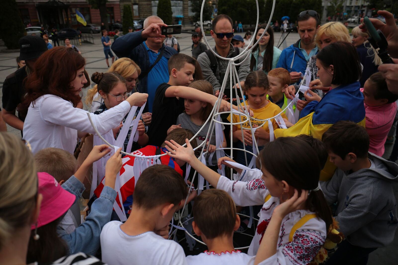 «Ангели світла»: у Львові вшанували пам’ять дітей, які загинули через війну