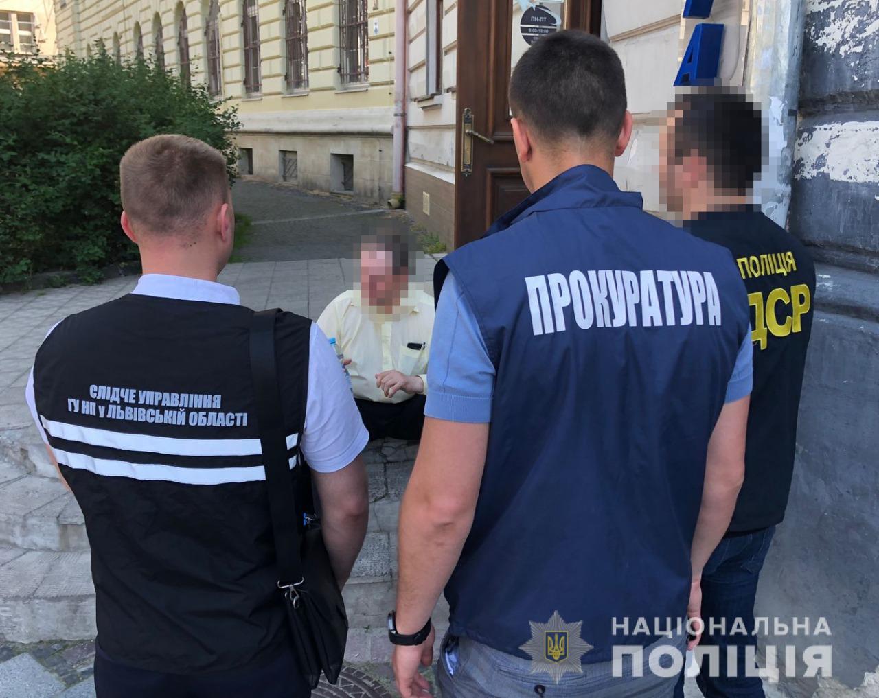 Затримали голову громадської організації, який допомагав ухилянтам виїжджати за кордон