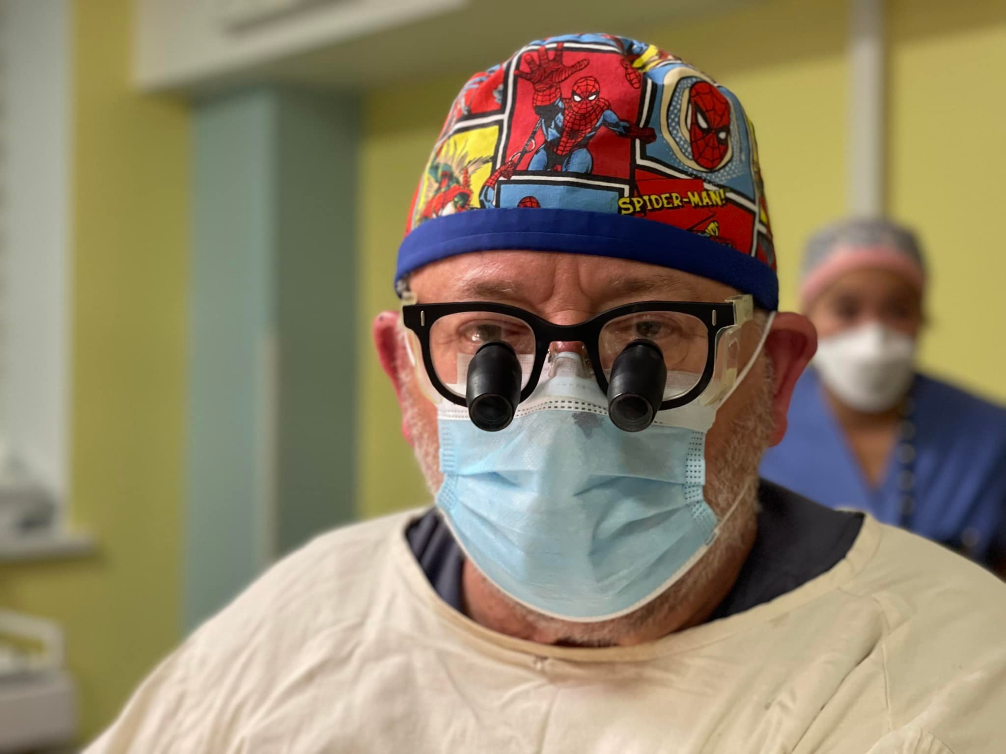 Знаний американський кардіохірург прооперував п’ятьох дітей у Львові