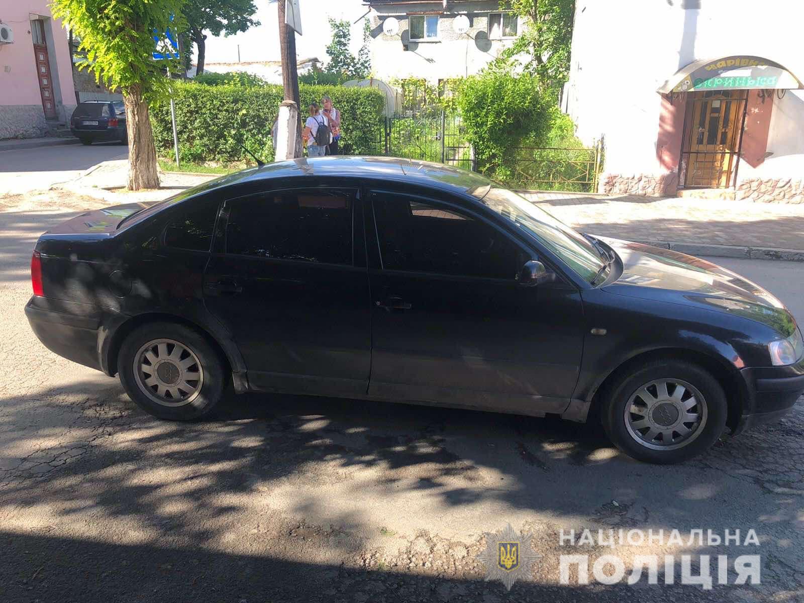 В Бібрці автомобіль наїхав на 45-річну жінку: з травмами її забрали до лікарні