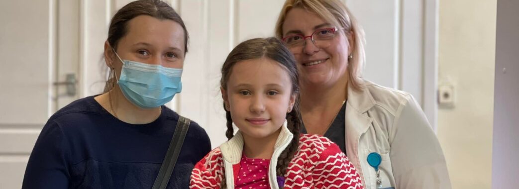 Львівські лікарі врятували «кришталеву дівчинку» від постійних переломів