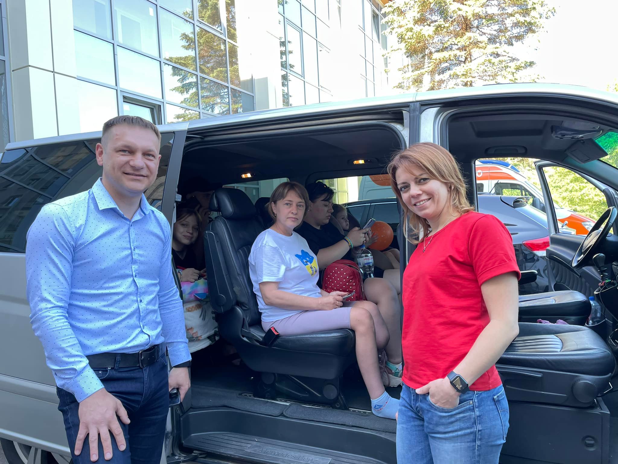 Сім’я, що потрапила під обстріл у Краматорську, їде на реабілітацію до США