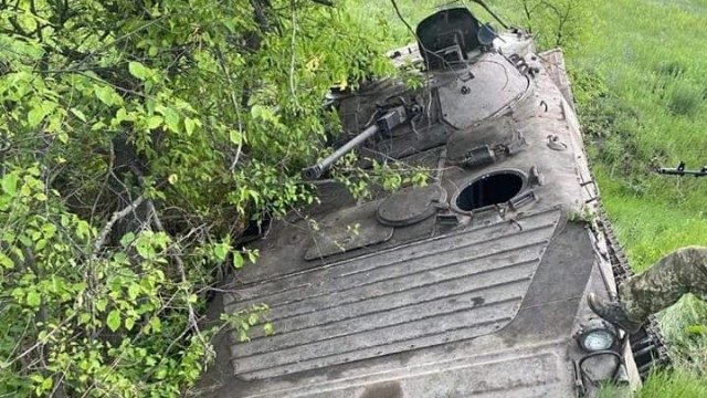 Втрати ворога: за добу мінус 200 рашистів та 7 танків