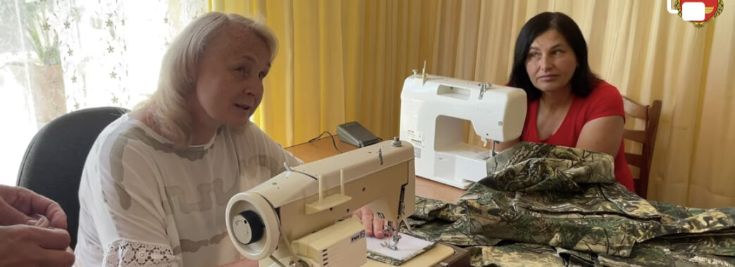 Швачки-майстрині Яворівщини залишили роботу, щоб безкоштовно шити плитоноски для військових